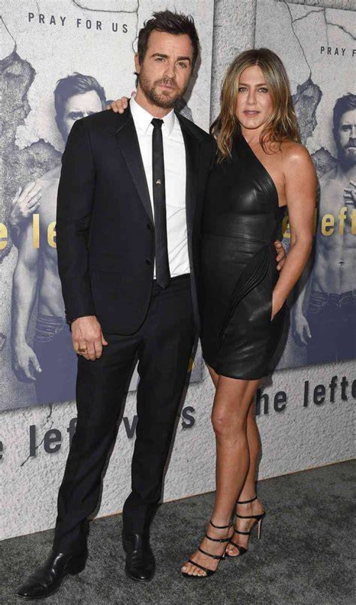 Jennifer Aniston, left, and Justin Theroux arrive at the 21st annual Critics' Choice Awards at the Barker Hangar on Sunday, Jan. 17, 2016, in Santa Monica, Calif. (Photo by Jordan Strauss/Invision/AP)