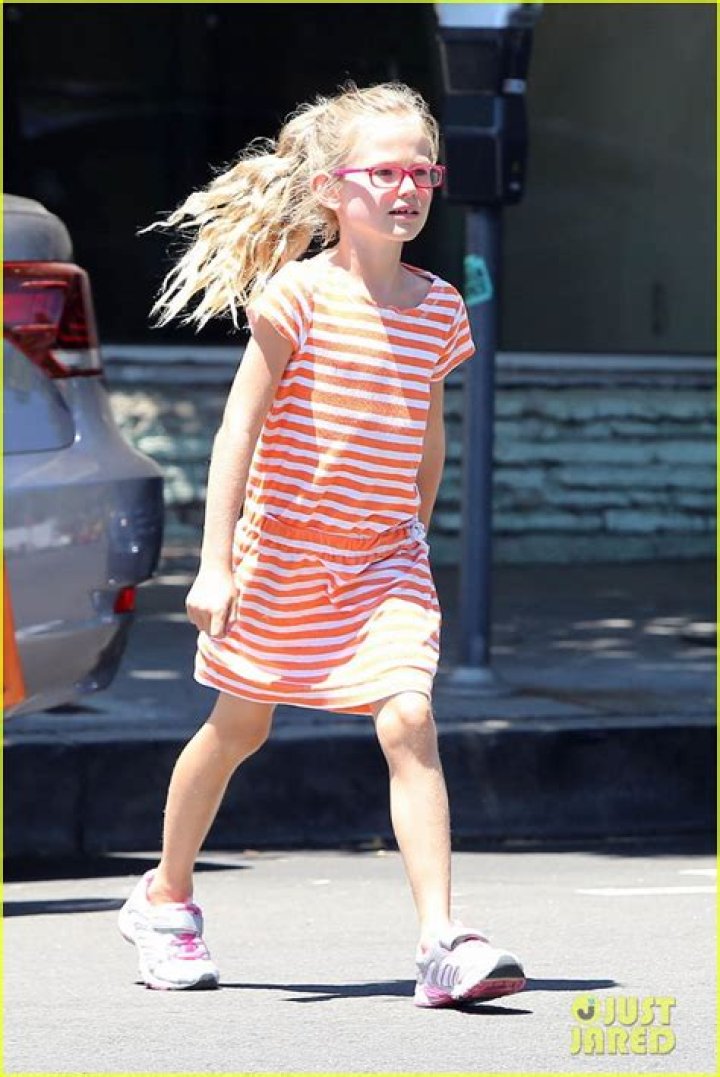 Jennifer Garner Grabs Ice Cream With Her Kids