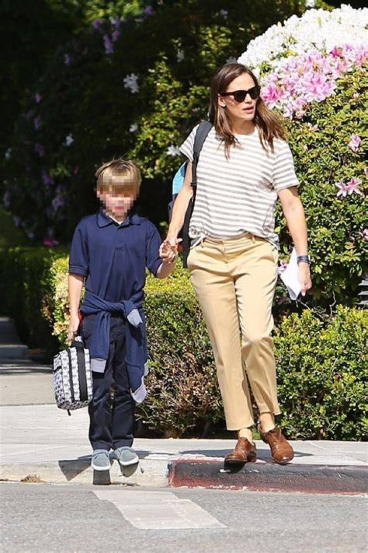 Jennifer Garner Holds Hands With Samuel