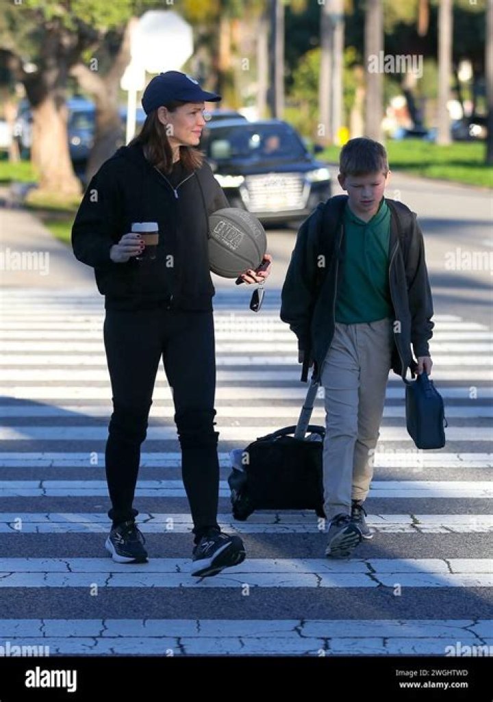 Jennifer Garner Picks Up Samuel From School