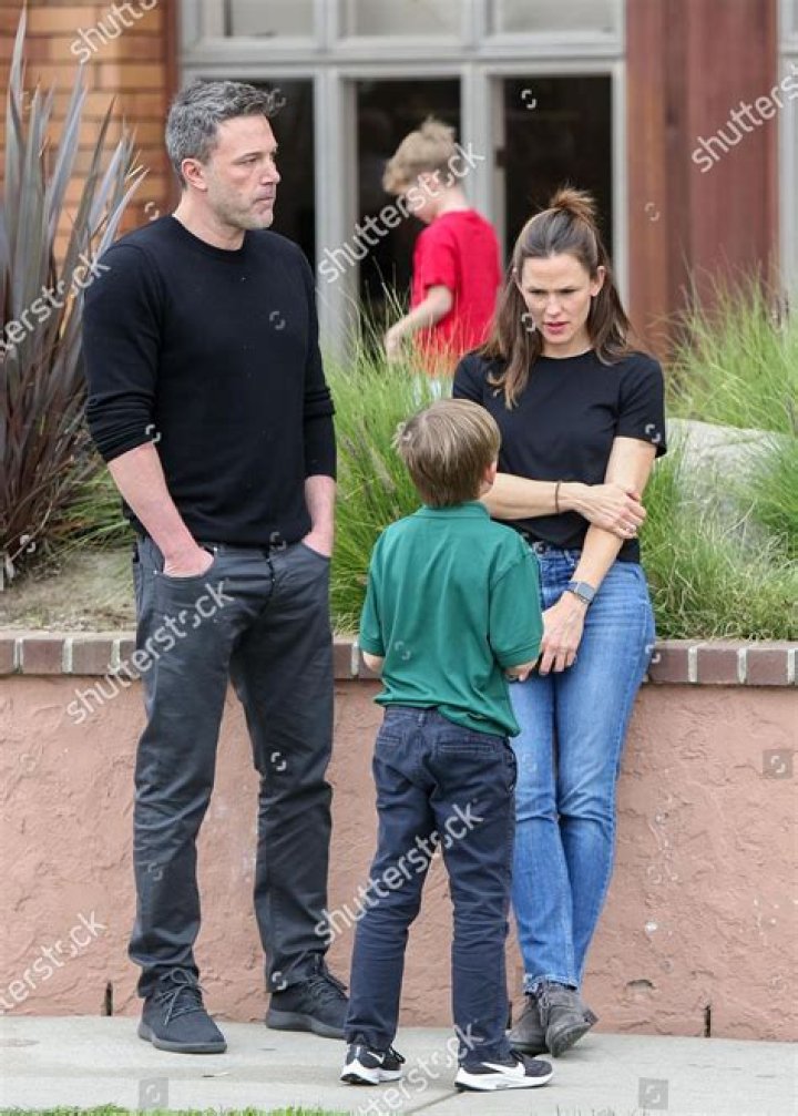Jennifer Garner Takes Samuel On A Shopping Trip