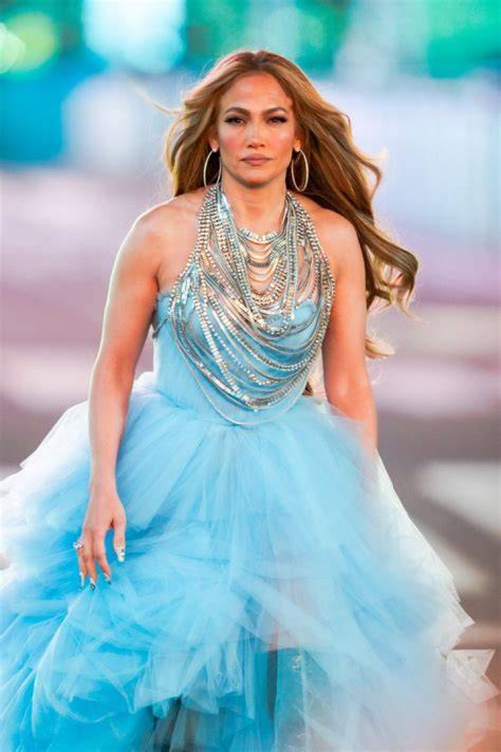 jennifer lopez 2021 nye