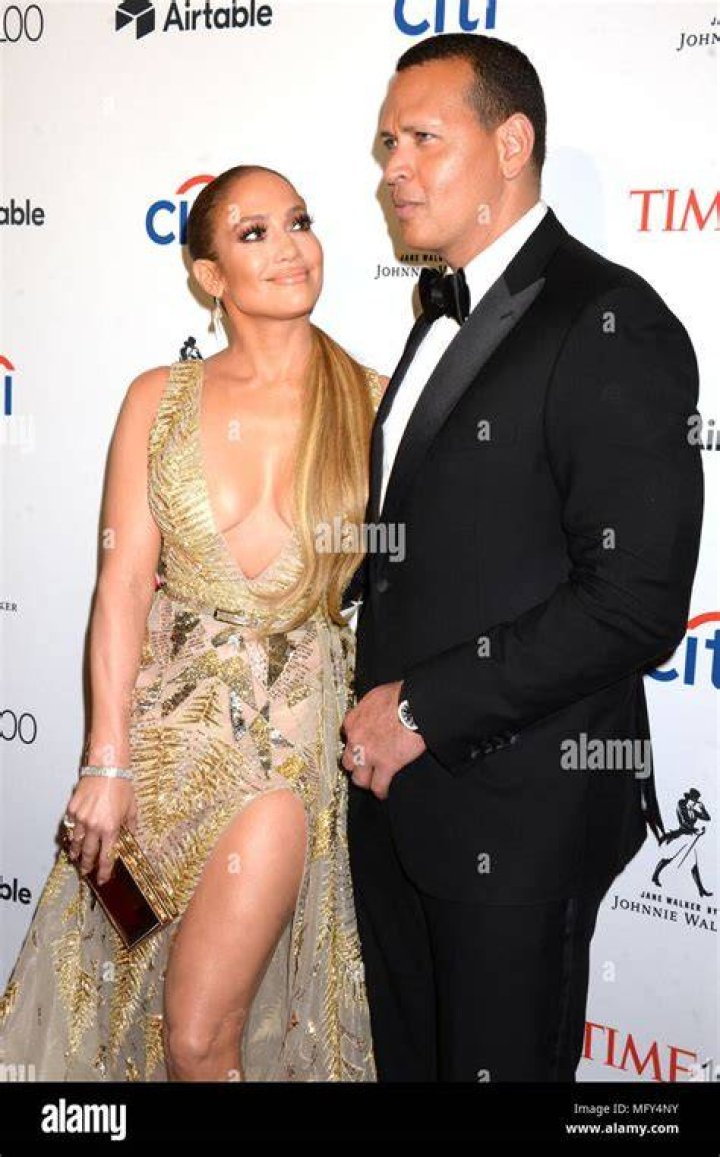 Jennifer Lopez and boyfriend Alex Rodriguez are seen together as they walk into a gym in Miami. Jennifer Lopez was holding a Hermes handbag as she stepped out of a Rolls Royce and into the gym. Pictured: Jennifer Lopez Ref: SPL5038508 011118 NON-EXCLUSIVE Picture by: AM / SplashNews.com Splash News and Pictures Los Angeles: 310-821-2666 New York: 212-619-2666 London: 0207 644 7656 Milan: 02 4399 8577 World Rights
