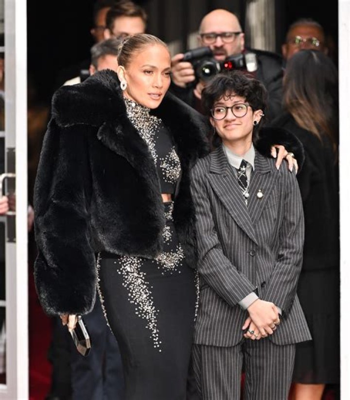 jennifer lopez emme muniz