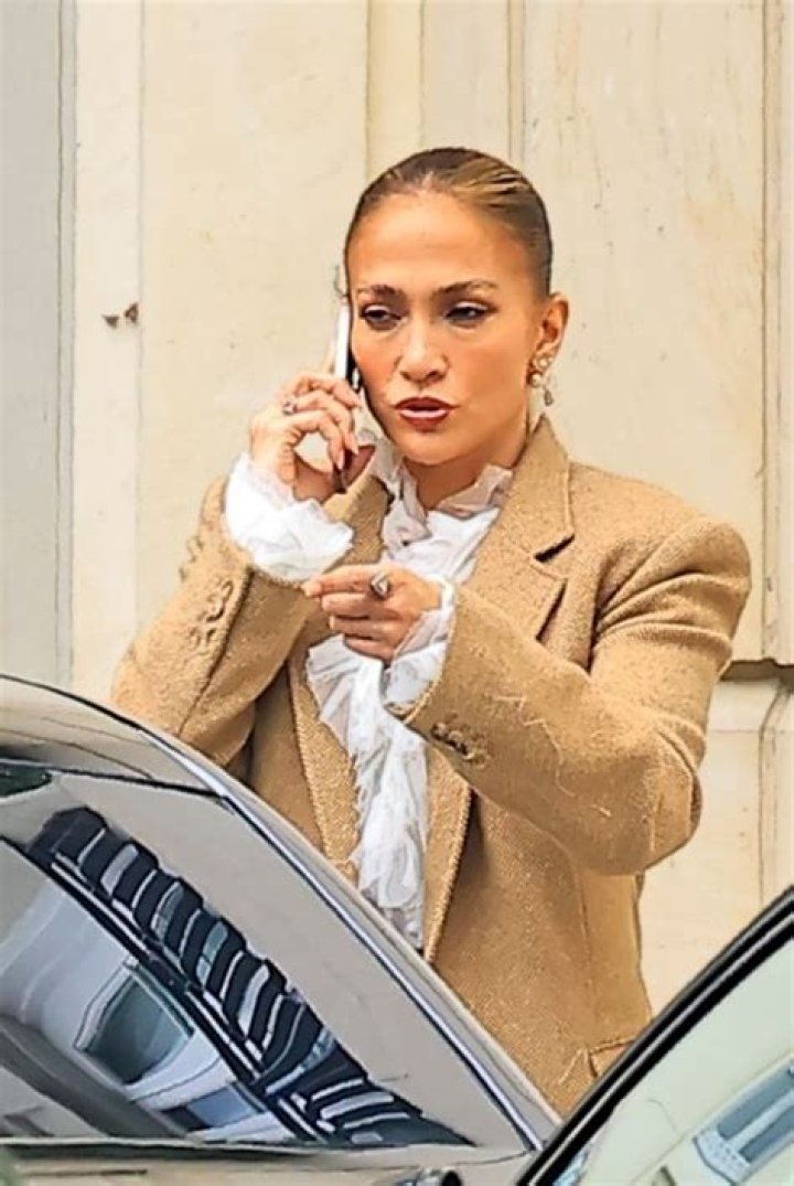 Jennifer Lopez leaves The Hotel San Clemente and arrives at The Parade in Piazza San Marco for Dolce and Gabanna show. Pictured: Jennifer Lopez Ref: SPL5249784 290821 NON-EXCLUSIVE Picture by: Venezia2020/IPA / SplashNews.com Splash News and Pictures USA: +1 310-525-5808 London: +44 (0)20 8126 1009 Berlin: +49 175 3764 166 World Rights, No France Rights, No Italy Rights, No Spain Rights