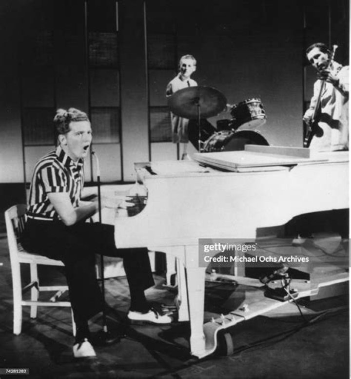 Jerry Lee Lewis Performs