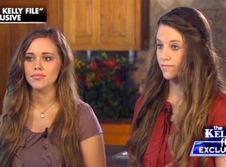 Jessa & Jill Duggar defend their brother (2015)