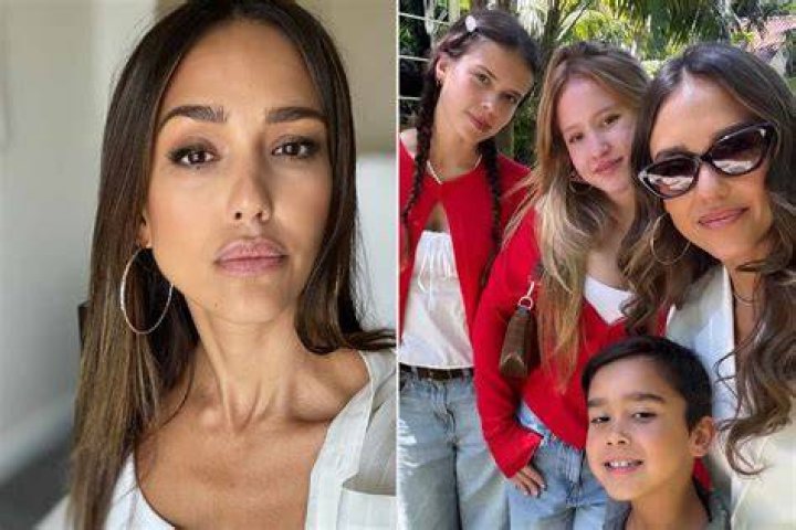 Jessica Alba With Her 2 Kids