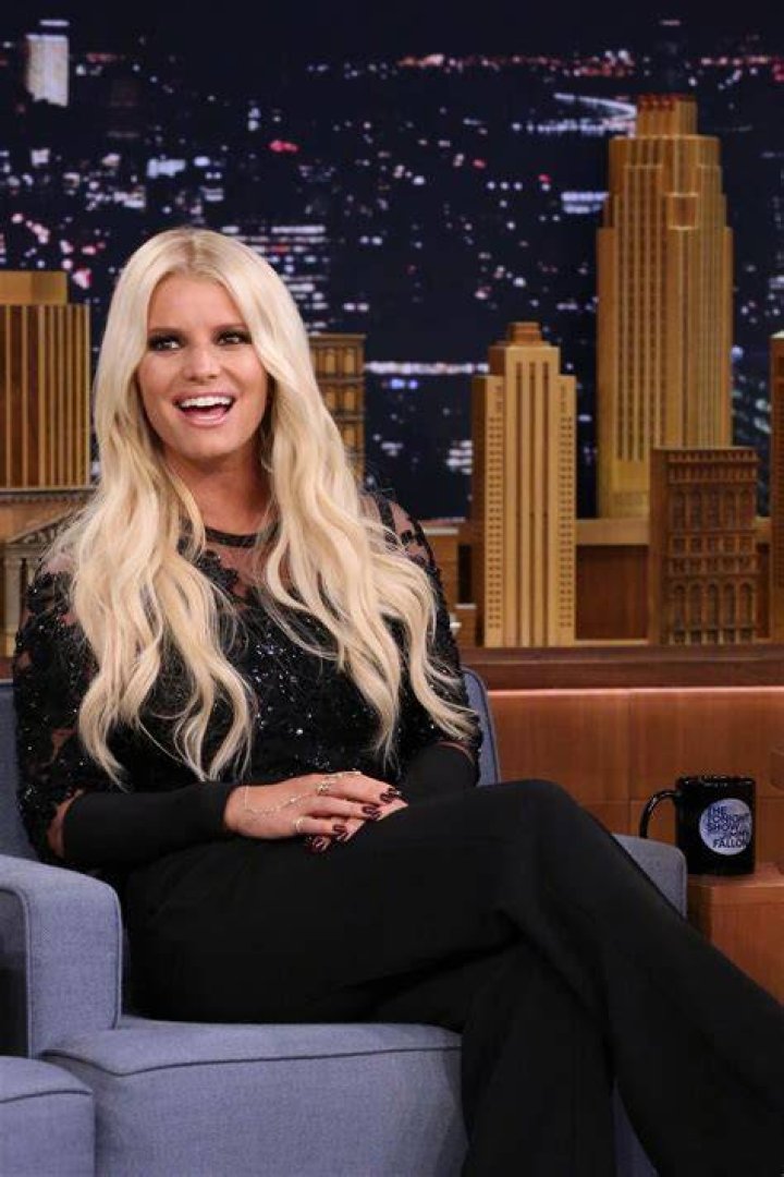 Jessica Simpson Is All Smiles