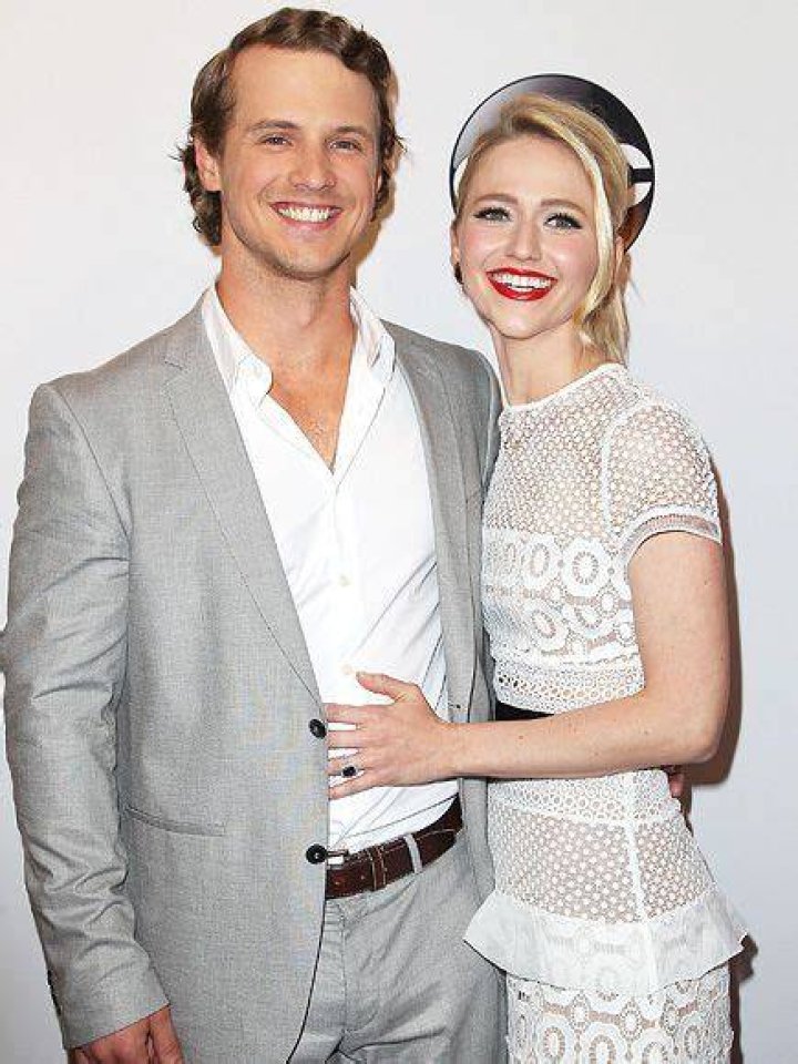 johanna-Braddy-Freddie-Stroma-engaged-ftr