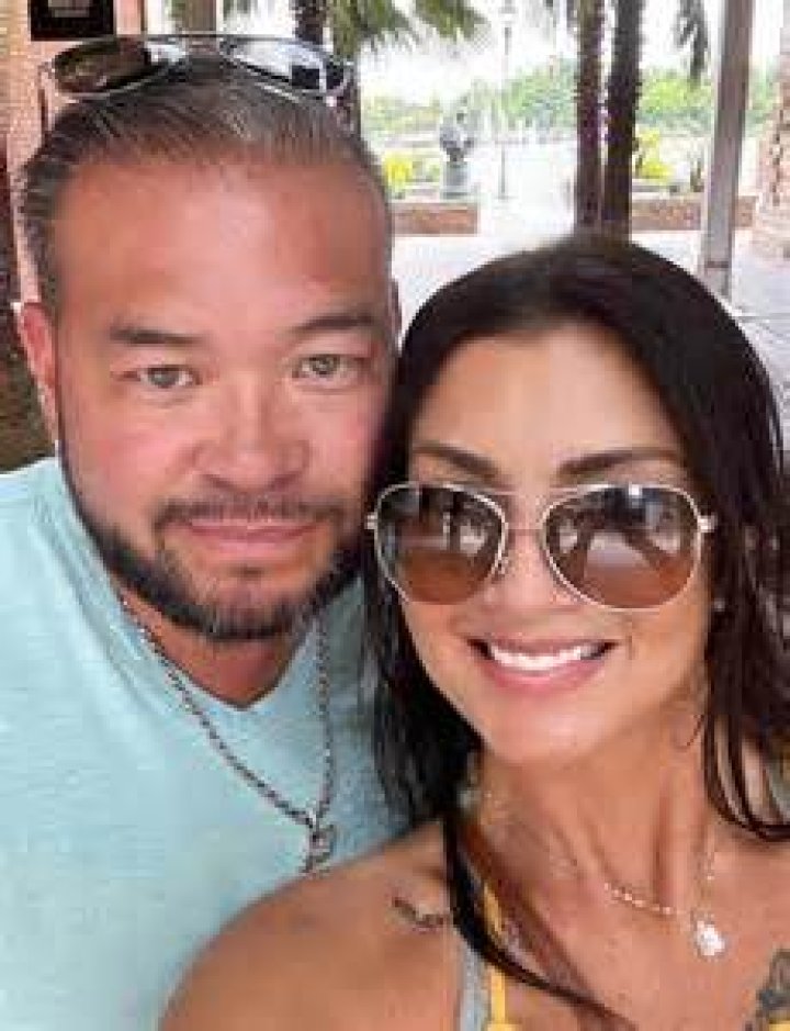 Jon Gosselin is busy in the yard today organizing the lawn crew and chatting on his cell phone in the yard. When Jon returned home today the Nanny was seen leaving the property. The kids played outside today and helped the landscaper in the yard. Jon was constantly on the phone and walking around the property today hardly having any time to play with the children. Pictured: Jon Gosselin and kids,Jon Gosselin kids Nanny Family friend Gosselin kids landscaper Landscaper Ref: SPL107919 190609 NON-EXCLUSIVE Picture by: SplashNews.com Splash News and Pictures USA: +1 310-525-5808 London: +44 (0)20 8126 1009 Berlin: +49 175 3764 166 World Rights