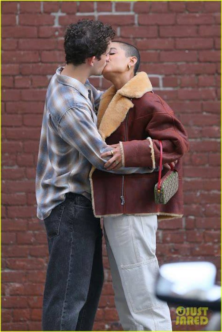 Jordan Alexander & More On Set