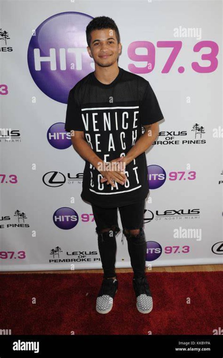 Jordan Fisher Visits Hits 97.3