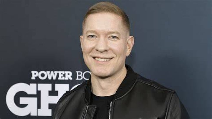 Joseph Sikora At HL&rsquo;s Portrait Studio