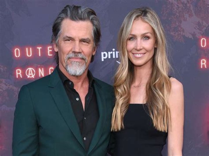 Josh Brolin and Kathryn Boyd's baby bump