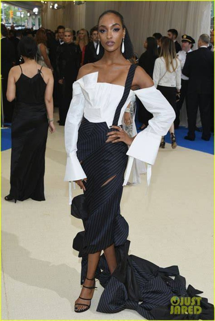 Jourdran-Dunn-met-gala-2017-beauty