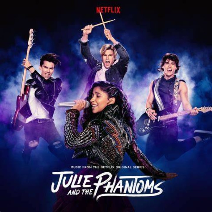 JULIE AND THE PHANTOMS (L to R) JEREMY SHADA as REGGIE, OWEN JOYNER as ALEX, MADISON REYES as JULIE, and CHARLIE GILLESPIE as LUKE in episode 101 of JULIE AND THE PHANTOMS Cr. KAILEY SCHWERMAN/NETFLIX &copy; 2020