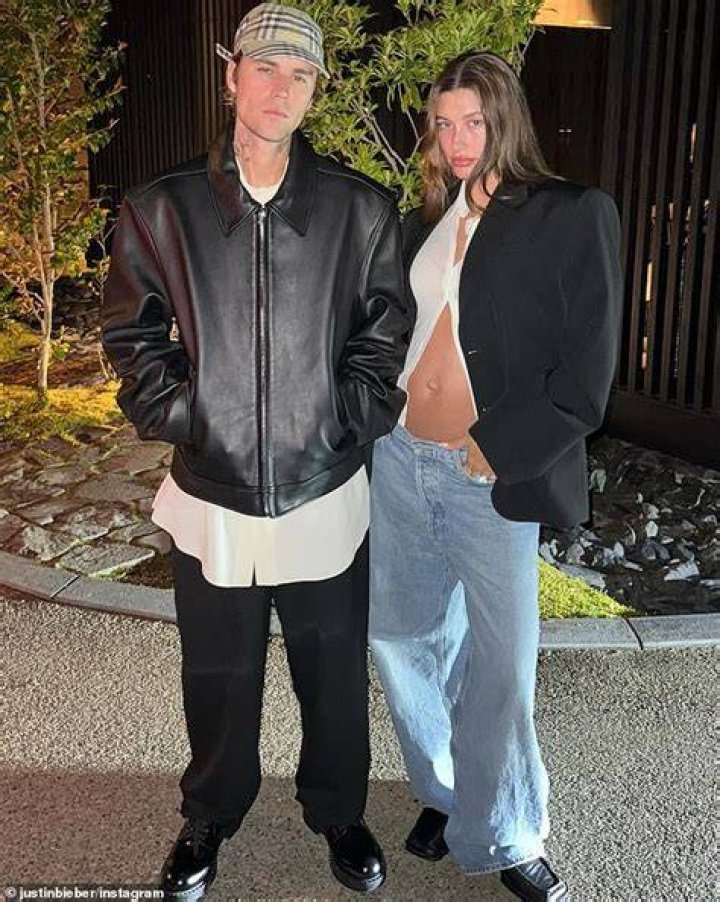 Justin Bieber seen with wife Hailey after both his H&M merch was pulled from stores and his $200 million for music collection is in negotiations. 22 Dec 2022 Pictured: Justin Bieber and Hailey Bieber. Photo credit: APEX / MEGA TheMegaAgency.com +1 888 505 6342 (Mega Agency TagID: MEGA928106_023.jpg) [Photo via Mega Agency]