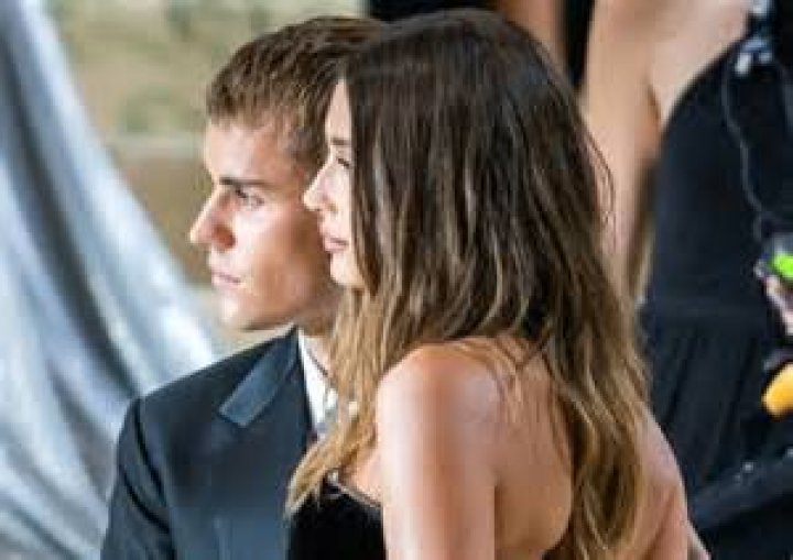 Justin Bieber Warning Hailey Baldwin Drake