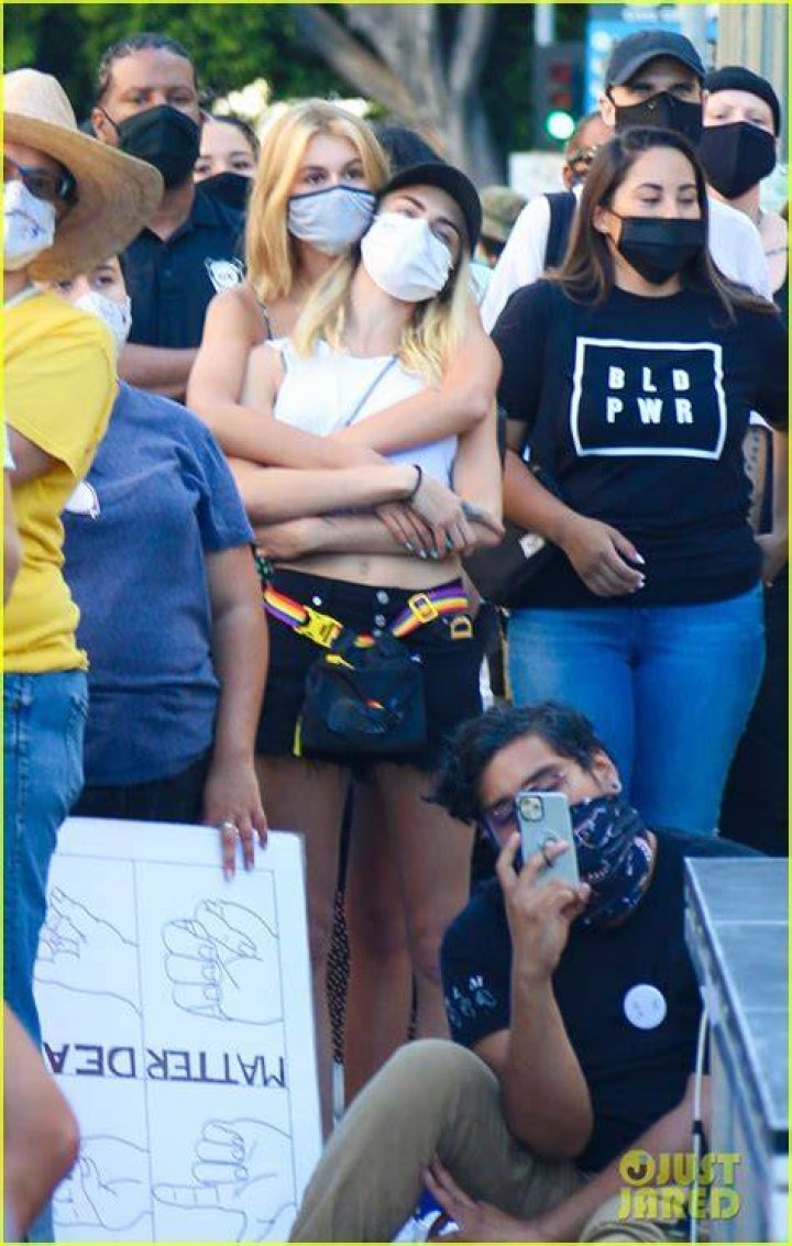 Kaia Gerber Cara Delevingne