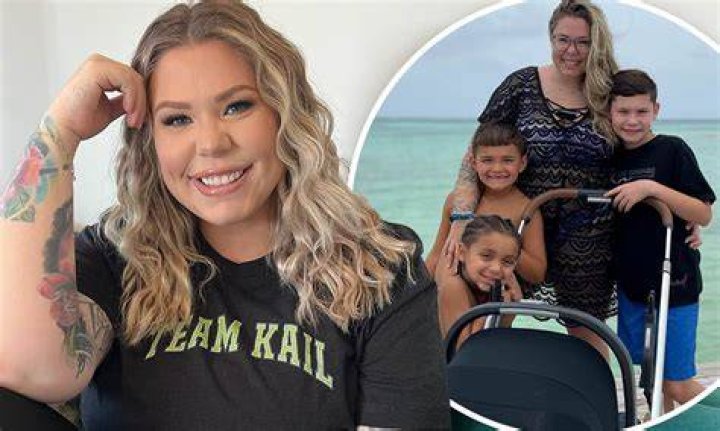 Kailyn Lowry Shows Off Baby Bump On A Walk