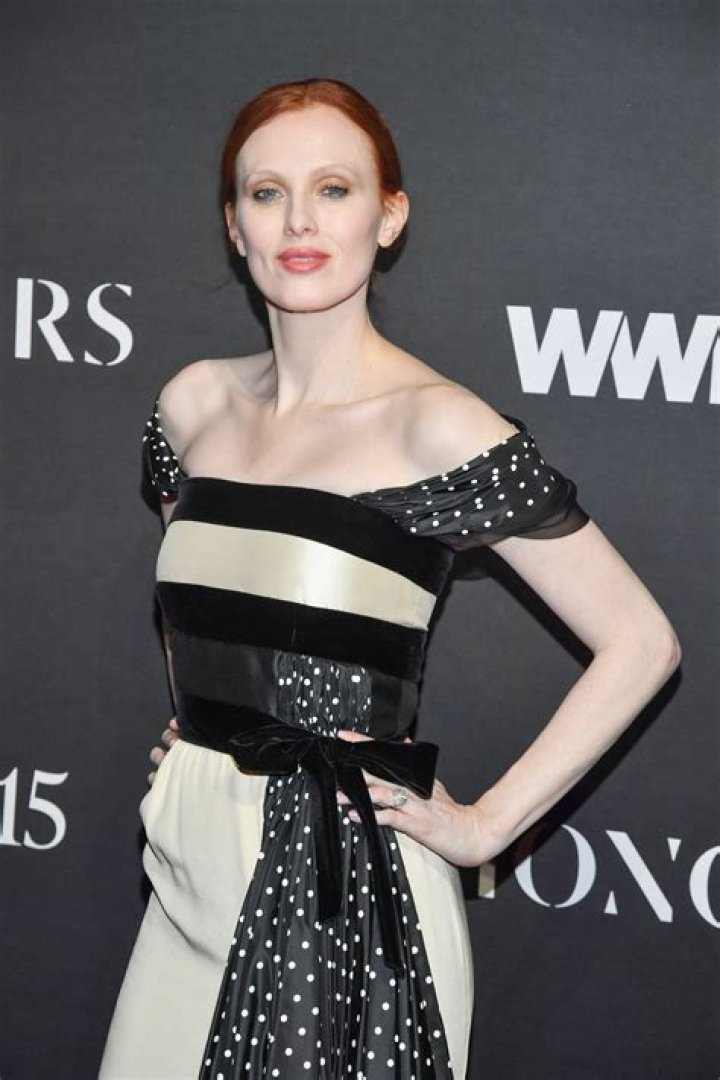 Karen Elson Puts On A Regal Display