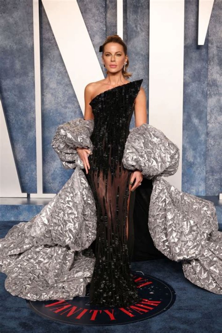 Kate Beckinsale Vanity Fair Oscar Party, Arrivals, Los Angeles, USA - 24 Feb 2019 Wearing Giambattista Valli Same Outfit as catwalk model *10068397ah