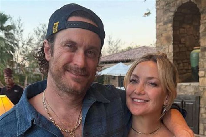 Kate Hudson With Her Brothers