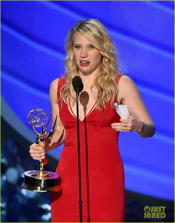 kate-mckinnon-emmys-2016-emmy-awards