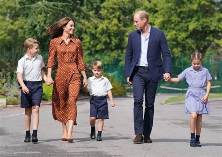 Kate Middleton guides Prince George