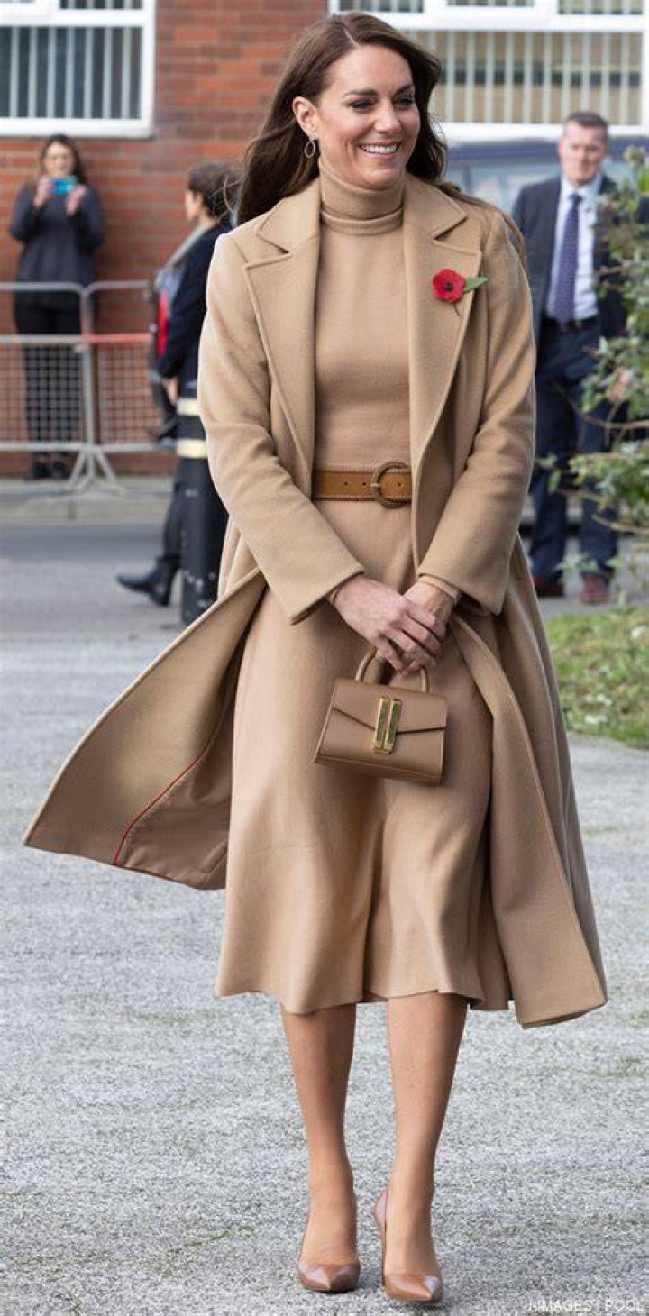 kate-middleton-london-nov-7-red-coat-ftr