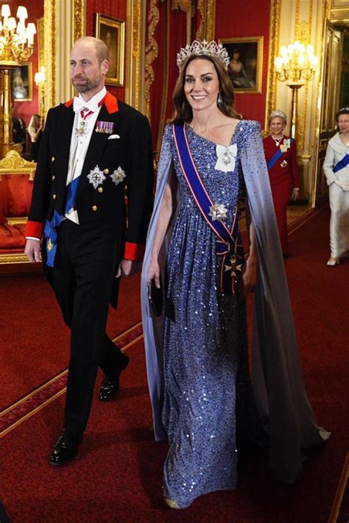 kate-middleton-pregannacy-dresses-dec-