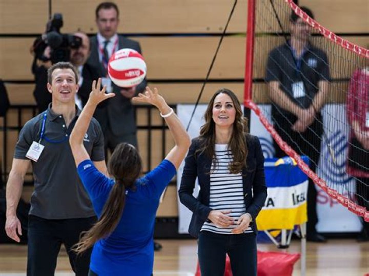 kate-middleton-volleyball-1