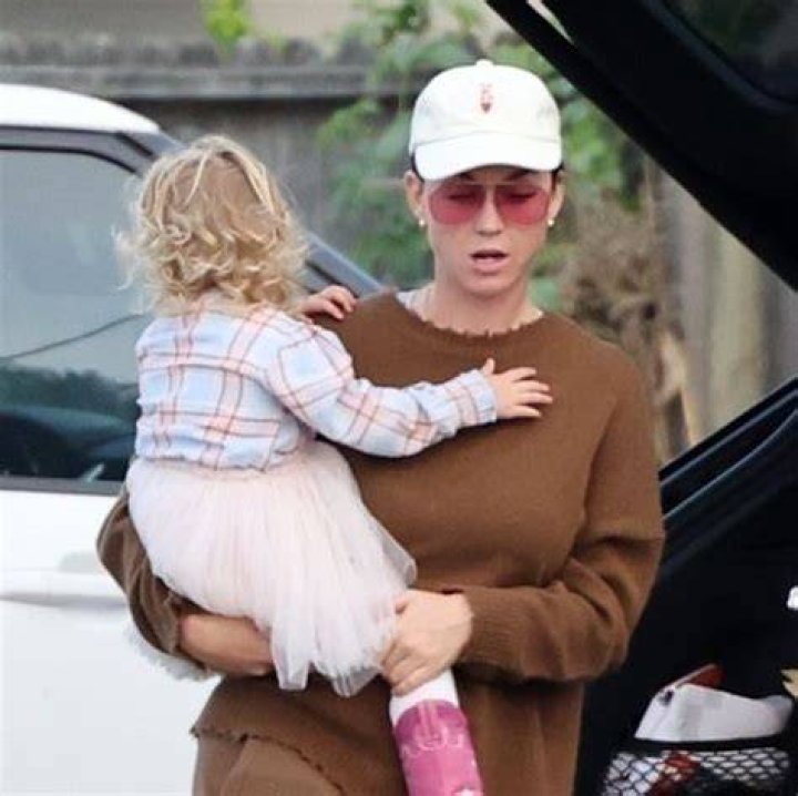 Katy Perry & Daisy Dove Bloom