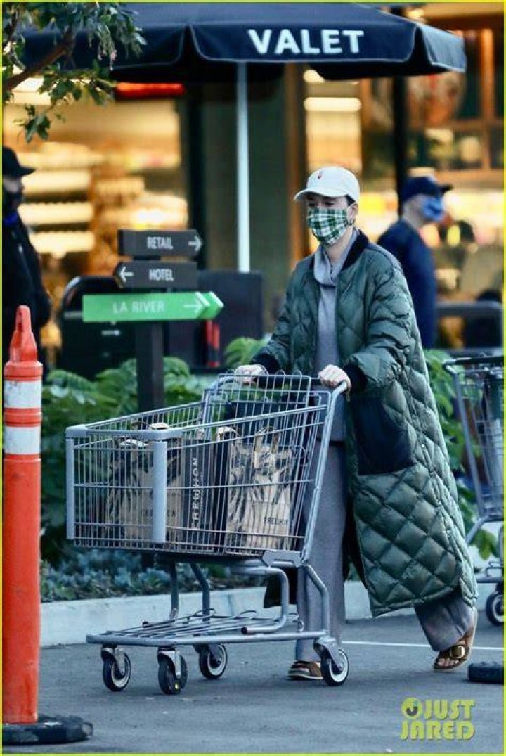 Katy Perry Grocery Shopping