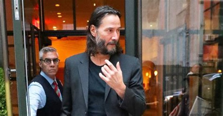 Keanu Reeves checks out of the Greenwich Hotel in New York City Pictured: Keanu Reeves Ref: SPL5512093 291222 NON-EXCLUSIVE Picture by: Christopher Peterson / SplashNews.com Splash News and Pictures USA: +1 310-525-5808 London: +44 (0)20 8126 1009 Berlin: +49 175 3764 166 World Rights
