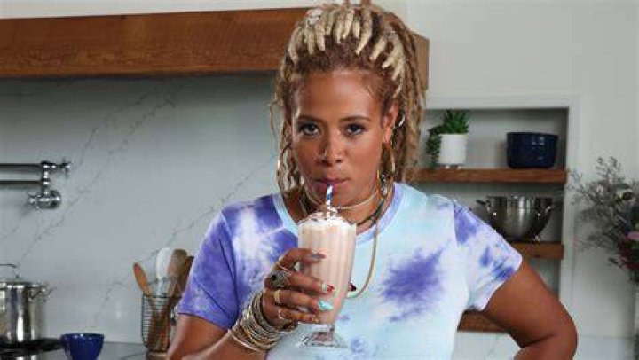 Kelis Partners with LACTAID to film `It`s Dairy`