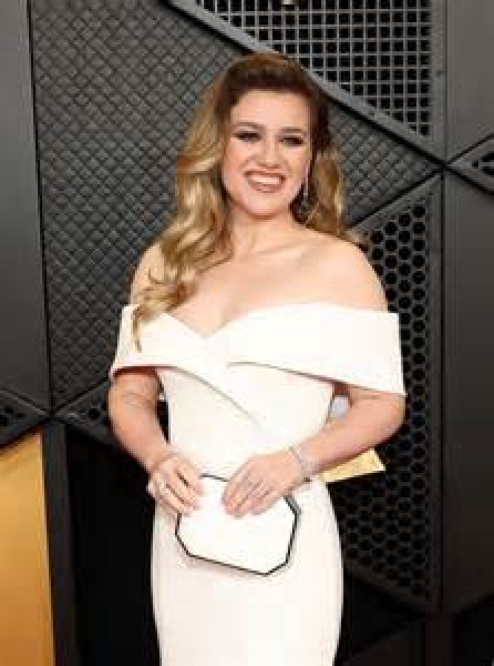 kelly-clarkson&ndash;grammys-2015-grammy-awards