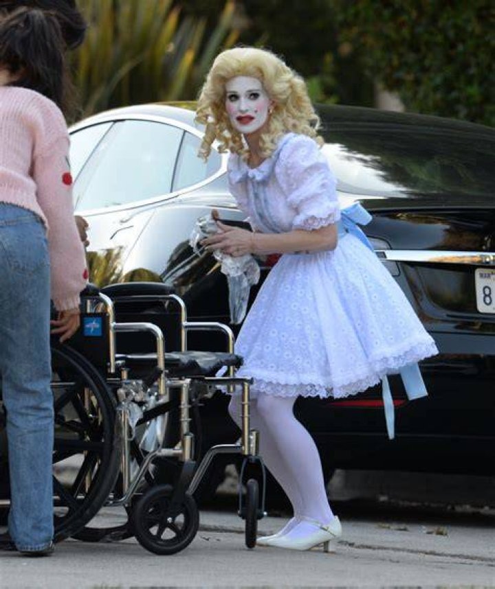 kelly-osbourne-unicorn-costume-halloween-shop-ftr