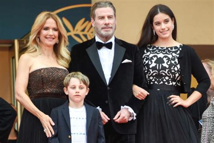 Kelly Preston, John Travolta, Ella Travolta