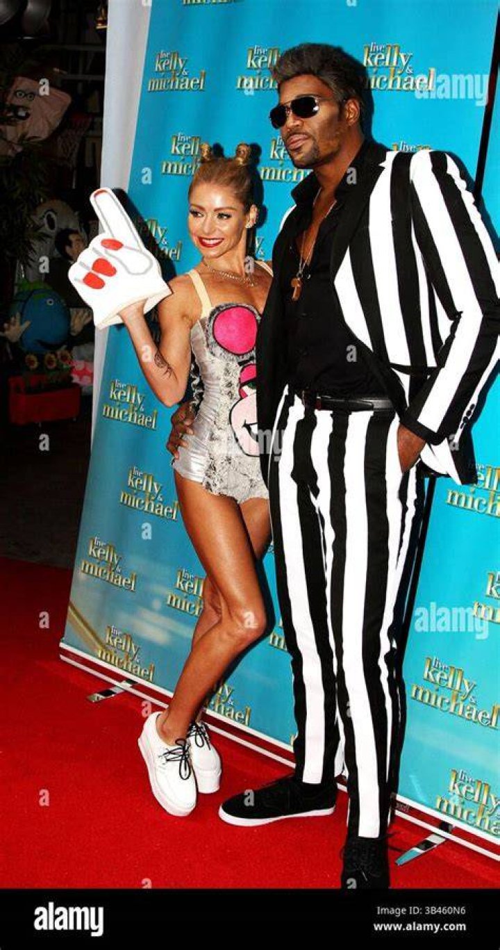 Kelly Ripa As Miley Cyrus