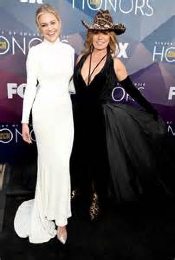 Kelsea Ballerini In Shania Twain&rsquo;s Dress