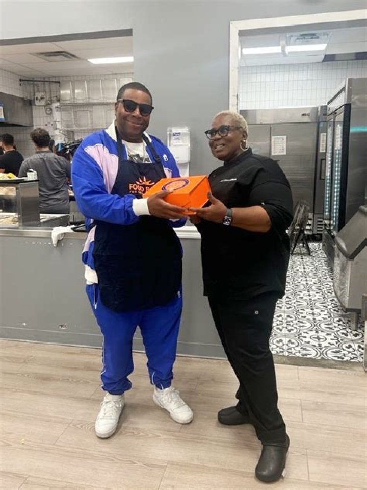 Kenan Thompson at Food Bank For New York City&rsquo;s Community Kitchen