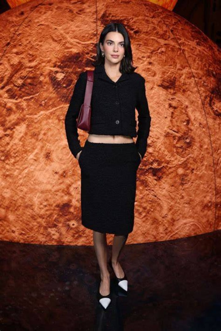 kendall-jenner-chanel-haute-paris-fashion-week-show