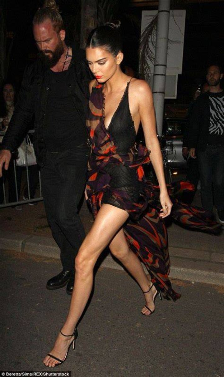 Kendall Jenner In A Plunging Swimsuit