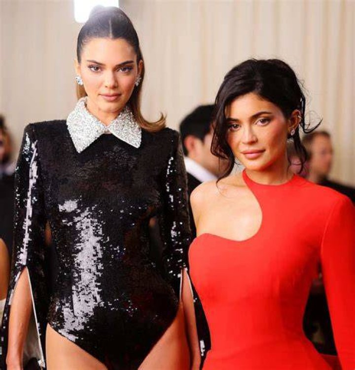 Kendall Jenner, left, and Kylie Jenner arrive at the ESPY Awards at the Microsoft Theater, in Los Angeles 2015 ESPY Awards - Red Carpet, Los Angeles, USA
