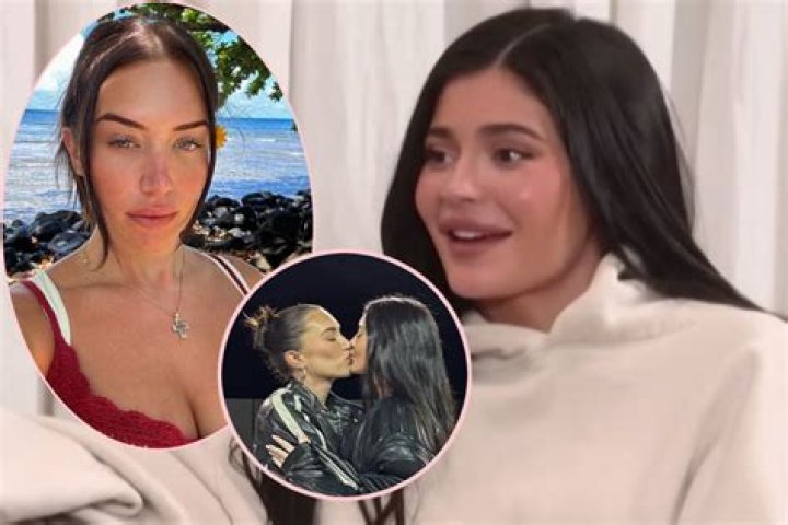 Kendall Kylie Jenner Kiss
