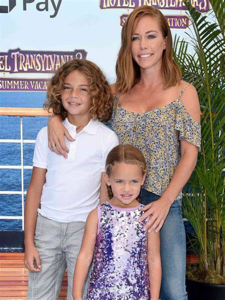 Kendra Wilkinson, Kids