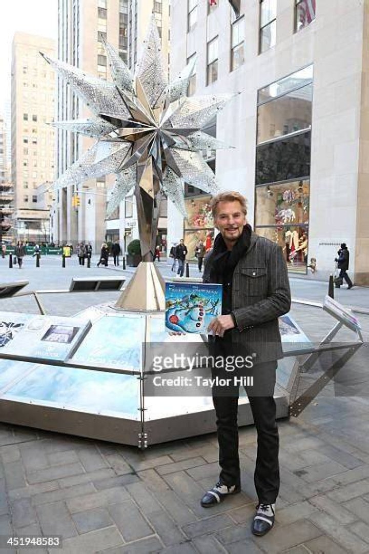 Kenny Loggins Promotes His Christmas Album