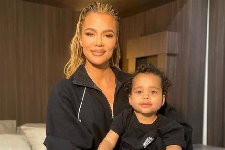 khloe gym with son